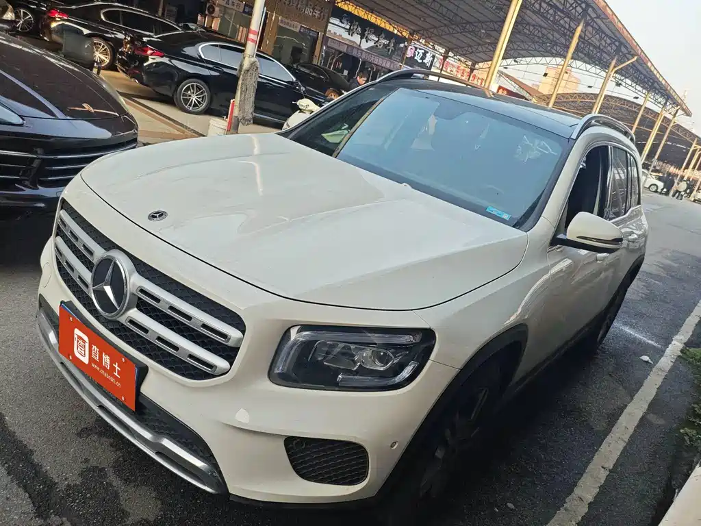 MERCEDES-BENZ GLB