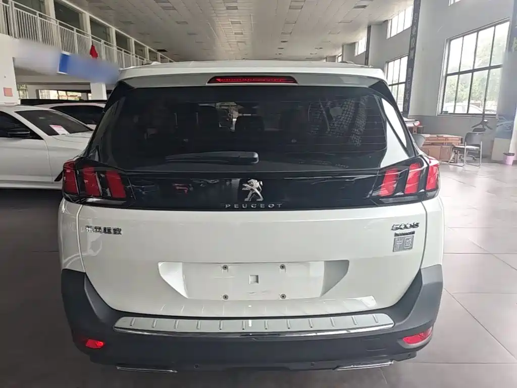 Peugeot 5008 — миниатюра 6