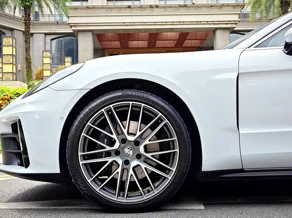 Porsche Panamera — миниатюра 6