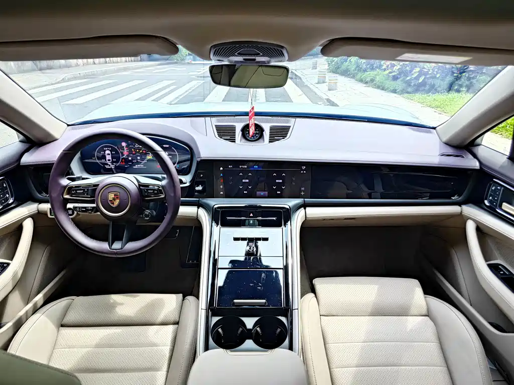 Porsche Panamera — миниатюра 7