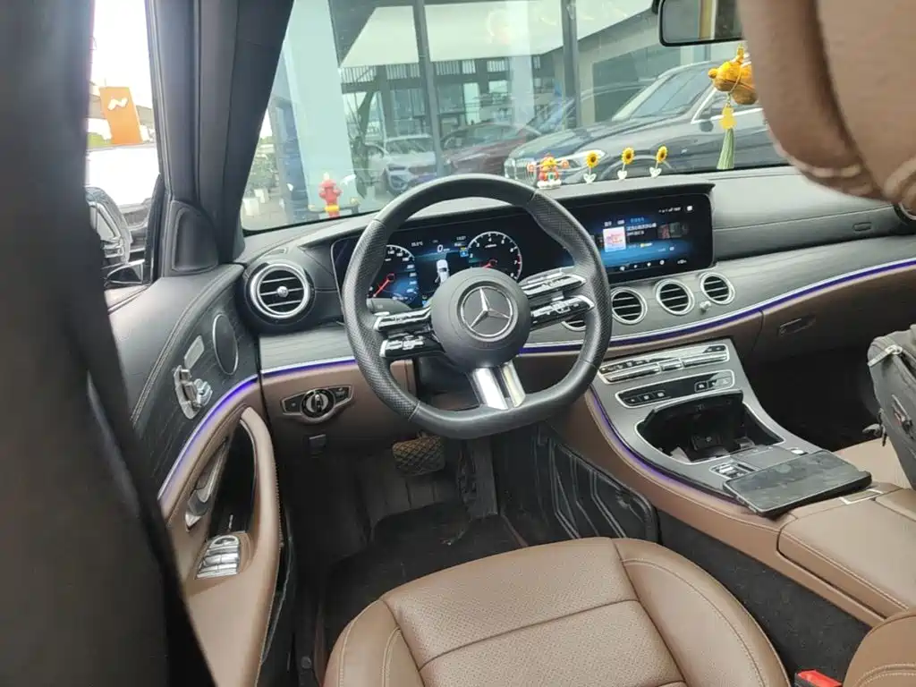 Mercedes-Benz E-Class — миниатюра 15