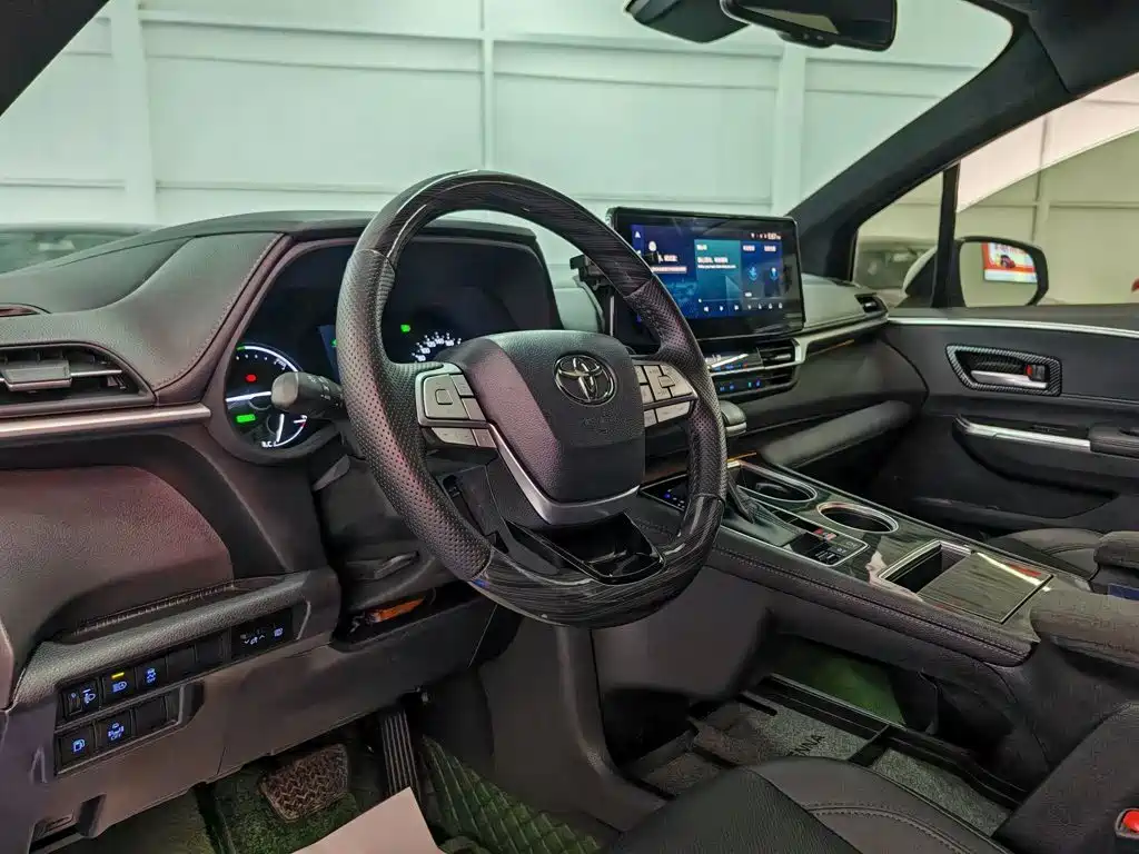 Toyota Sienna — миниатюра 20