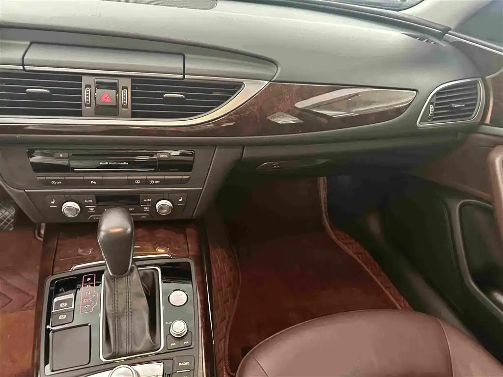 Audi A6L — миниатюра 9