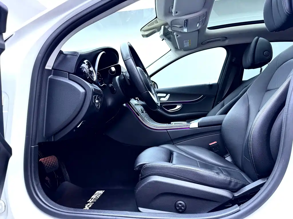 Mercedes-Benz C-Class — миниатюра 13