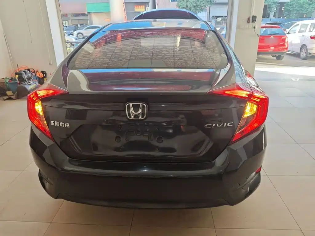 Honda Civic — миниатюра 6