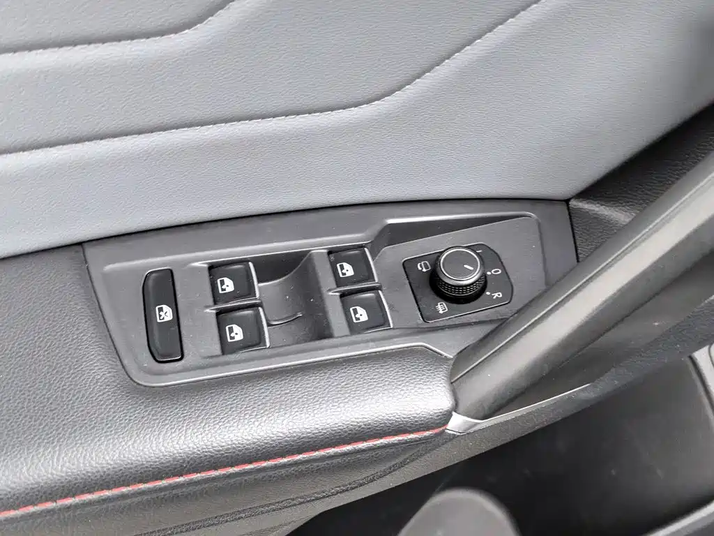 Volkswagen Tiguan L — миниатюра 9