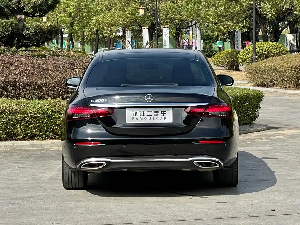 MERCEDES-BENZ E CLASS