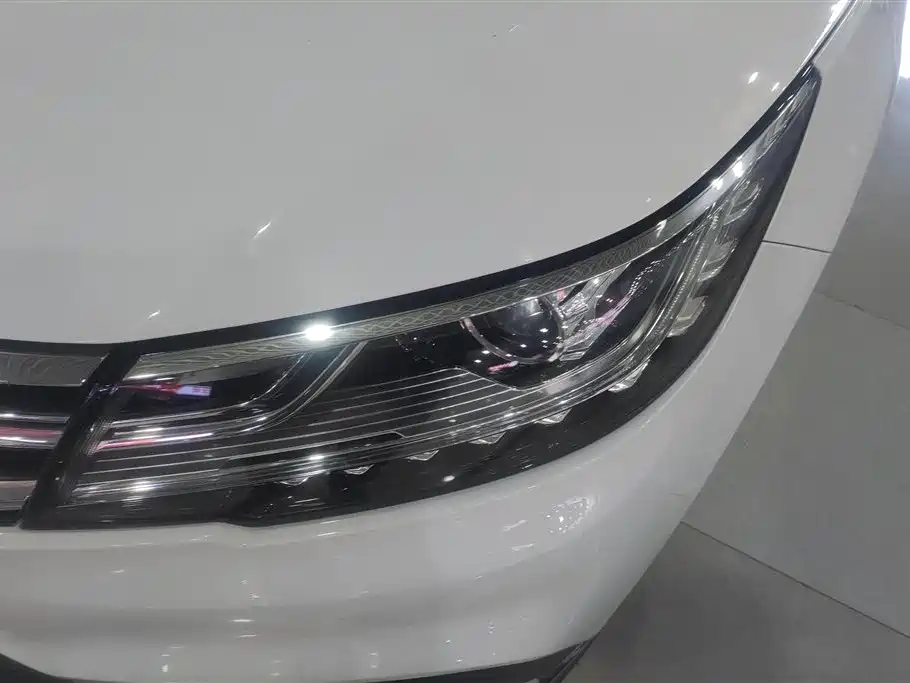 ROEWE RX3