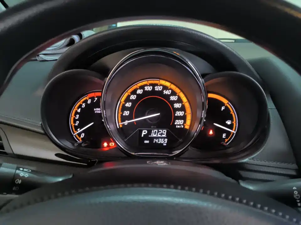 Toyota Yaris L — миниатюра 3