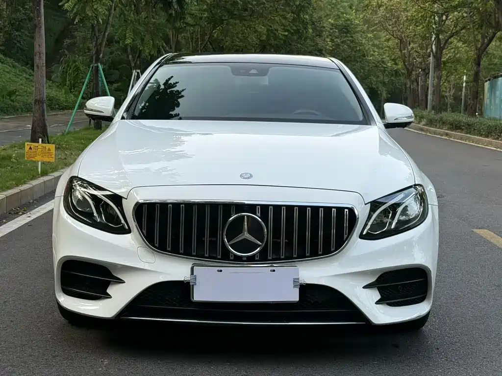 Mercedes-Benz E-Class — миниатюра 2
