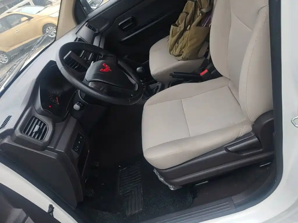 Wuling Hongguang V — миниатюра 15