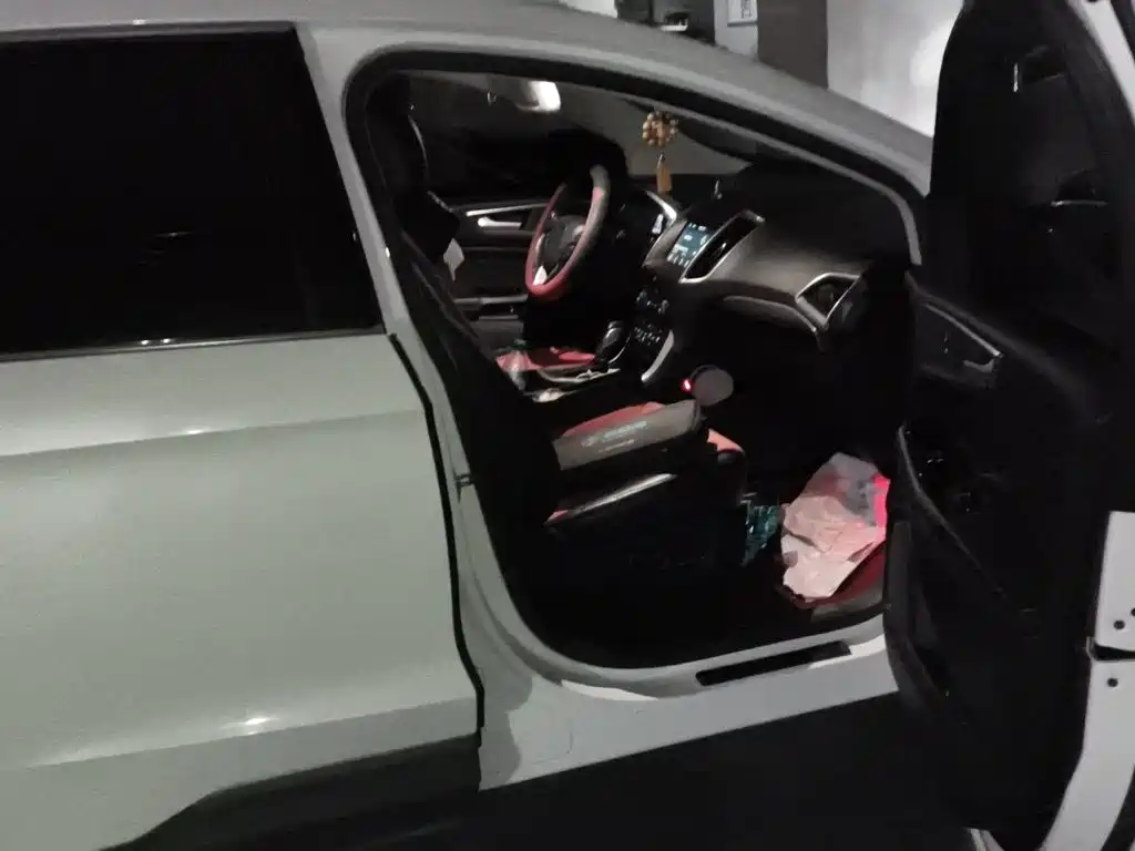 Ford Edge — миниатюра 19