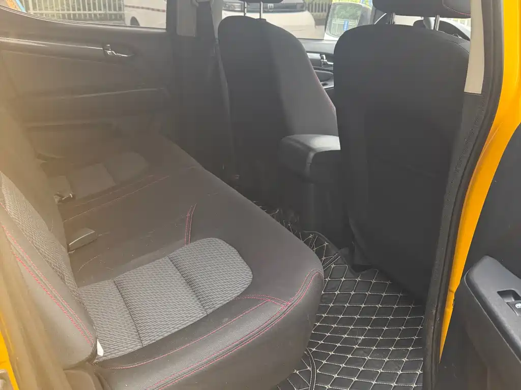 Isuzu TAGA Daga — миниатюра 10