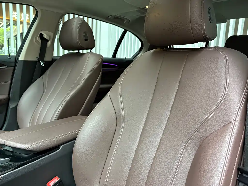 BMW 5 Series — миниатюра 10