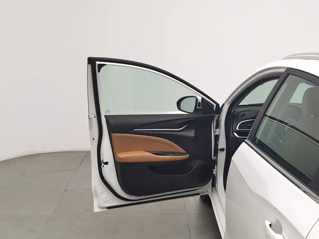 Buick Excelle — миниатюра 8