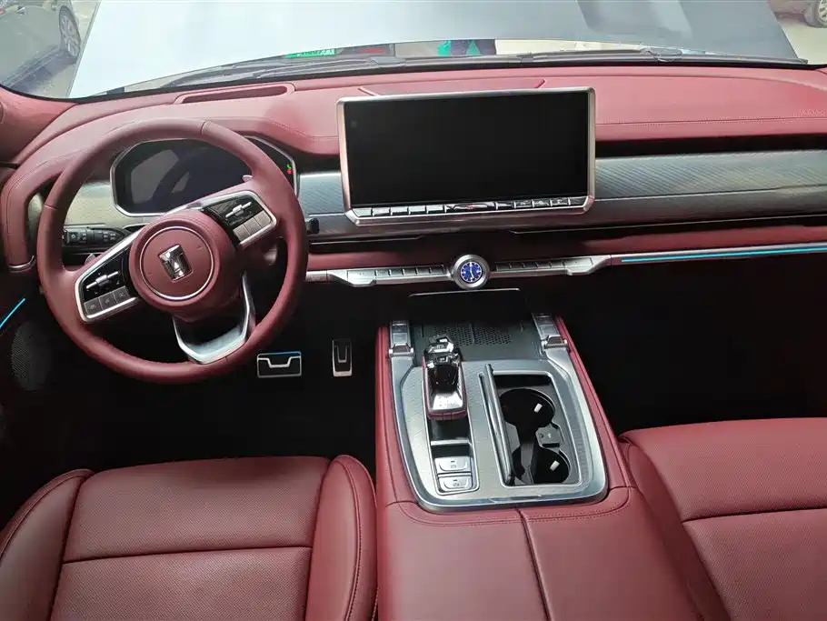 TANK TANK 700 NEW ENERGY