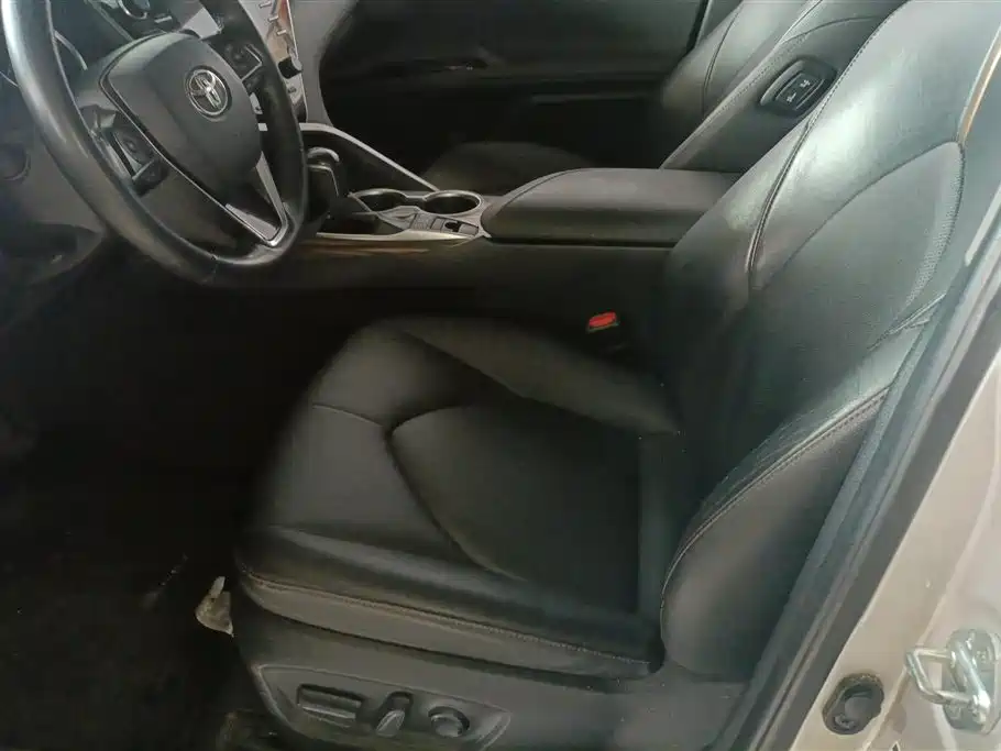 Toyota Camry 2018 2.5G Luxury