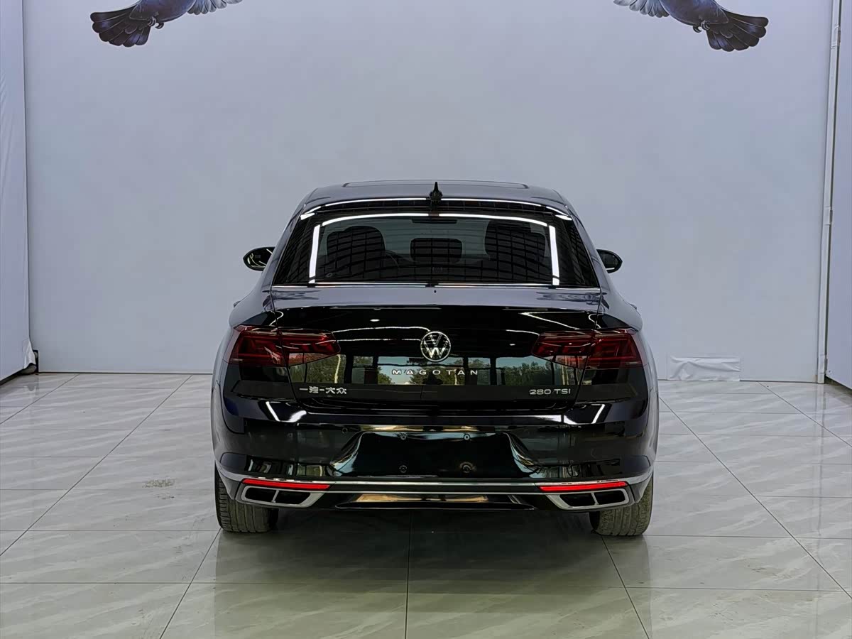 Volkswagen Magotan 1.4 л 2023 г. Чёрный, пробег 35000 км