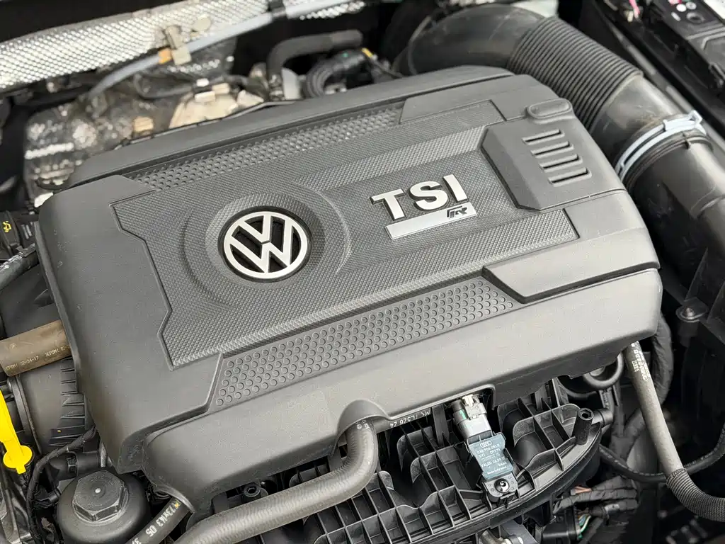 Volkswagen Golf 2017 2.0TSI R