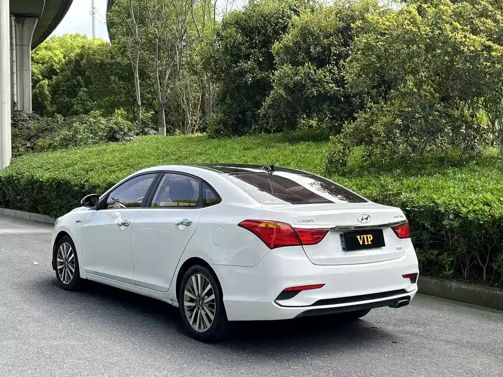 Hyundai Mistra 2017 1.6T AT GLS V