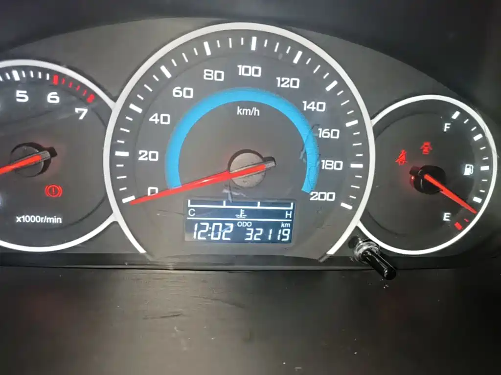 Wuling Hongguang V — миниатюра 12