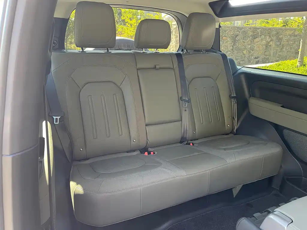 Land Rover Defender — миниатюра 7