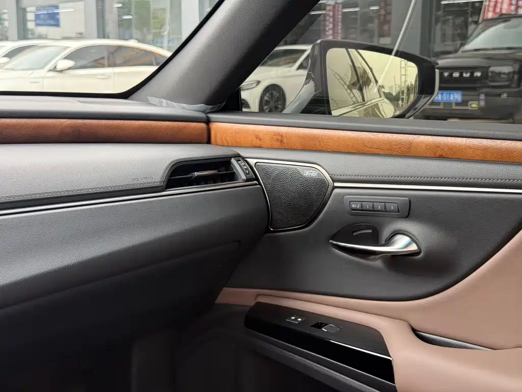 Lexus ES 2022 300h Executive
