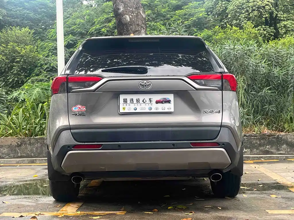 Toyota RAV4 — миниатюра 5