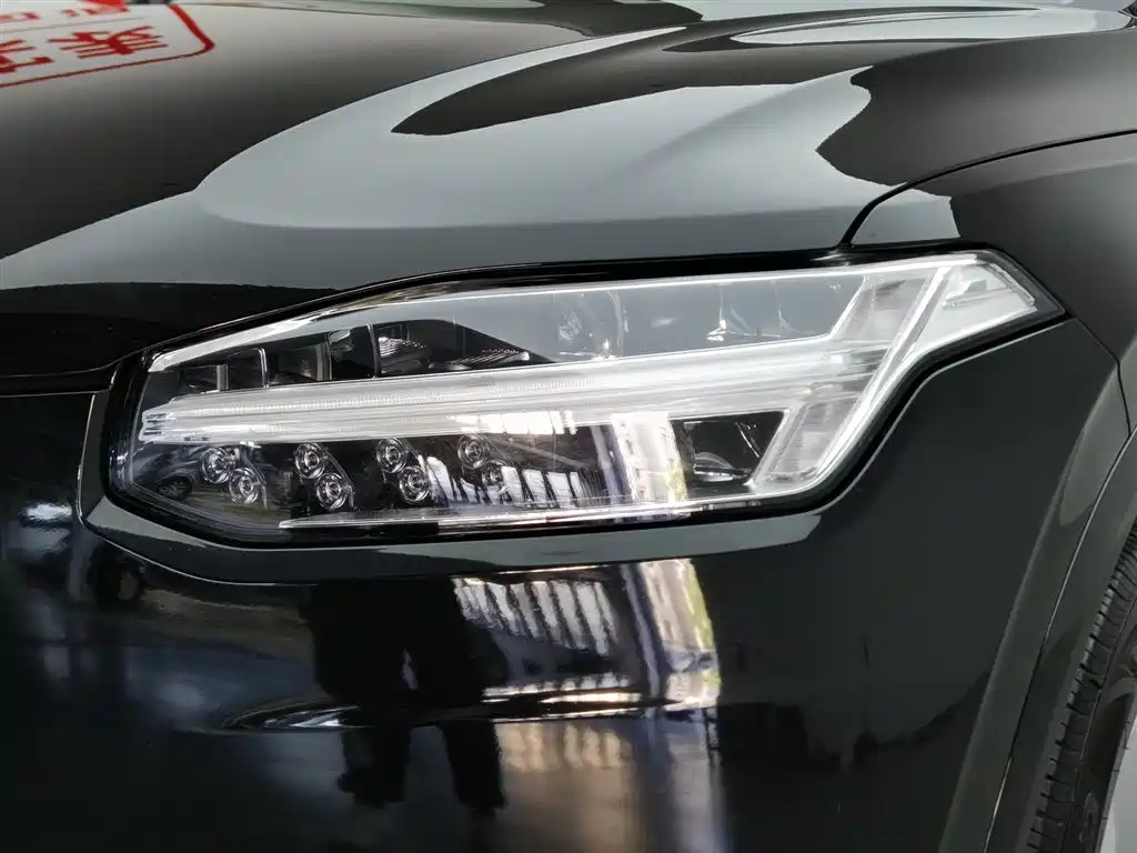 Volvo XC90 2018 T6 7 мест