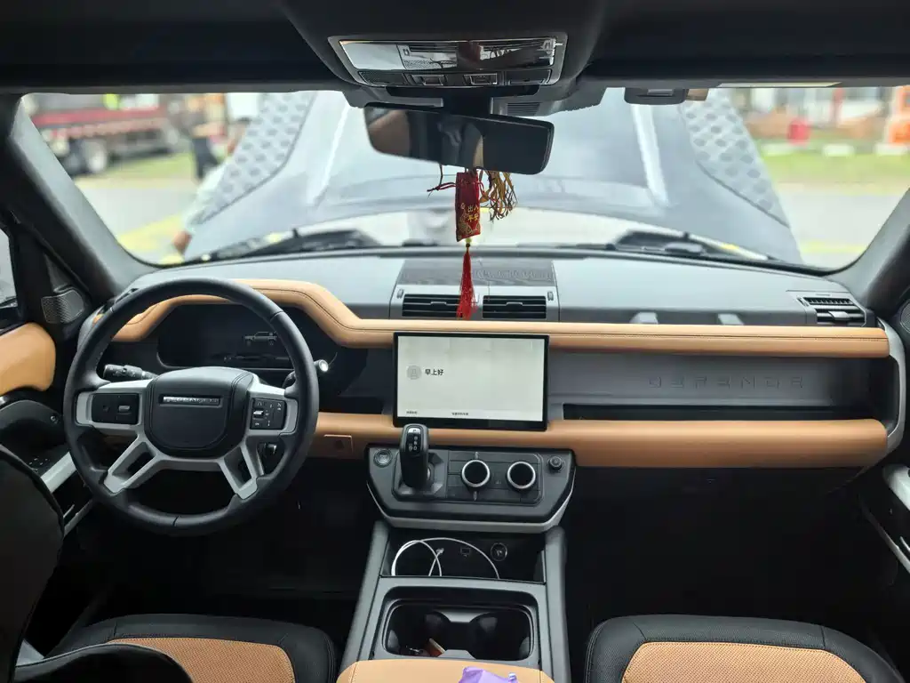 Land Rover Defender — миниатюра 6