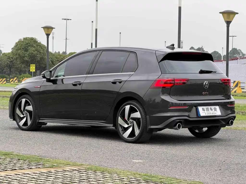 Volkswagen Golf GTI — миниатюра 6