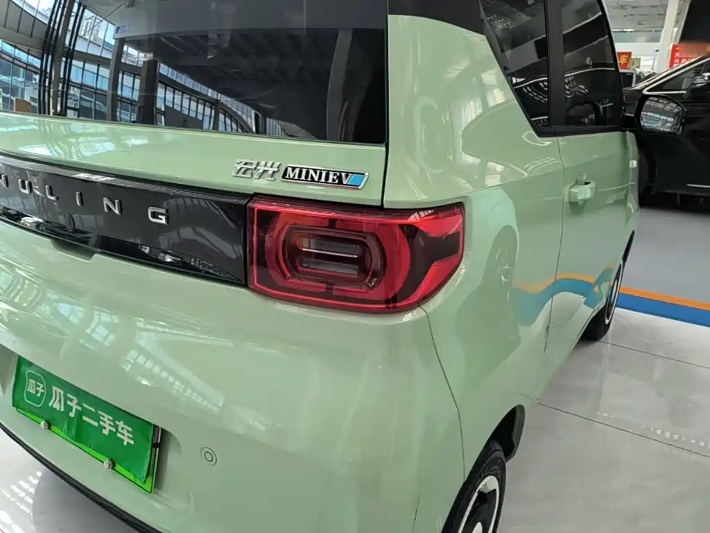 Wuling MINIEV — миниатюра 8