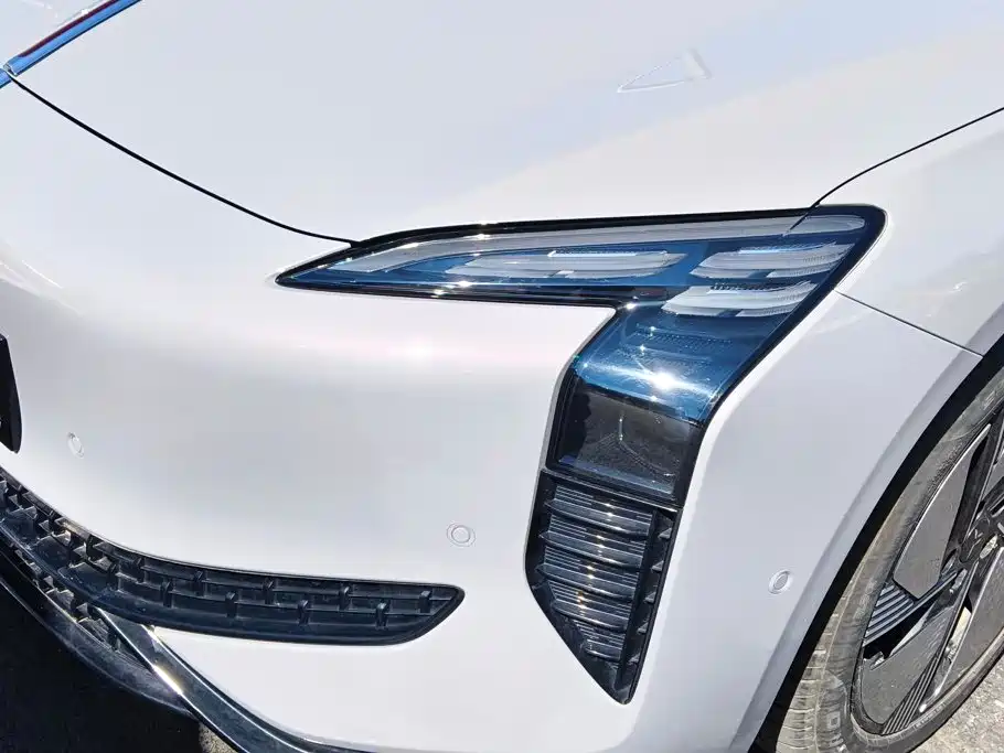 Hongqi Hongqi EH7 — миниатюра 5