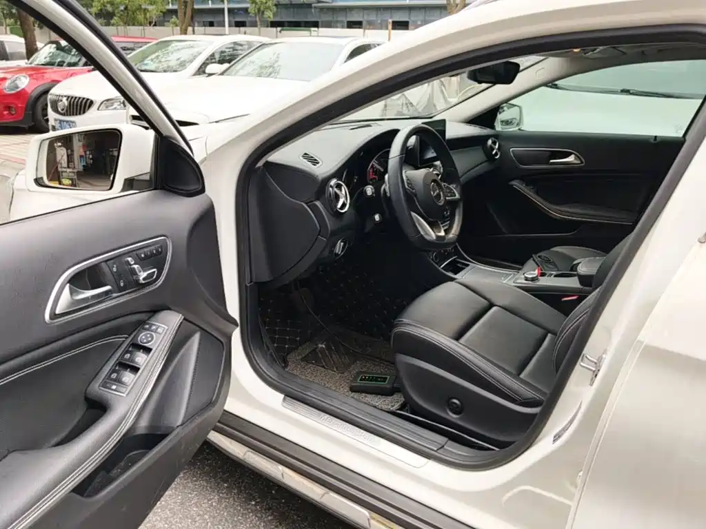Mercedes-Benz GLA — миниатюра 16