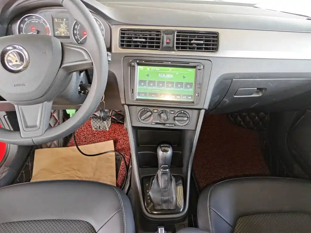 Skoda Rapid Spaceback — миниатюра 13