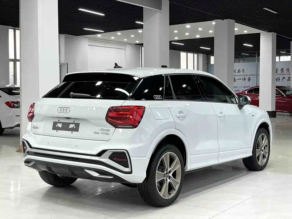 Audi Q2L 2022 35 TFSI Fashion
