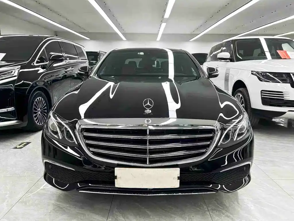 Mercedes-Benz E-Class — миниатюра 2