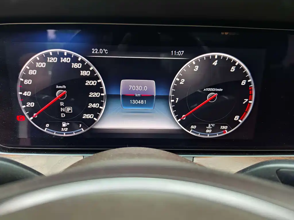 Mercedes-Benz E-Class — миниатюра 15