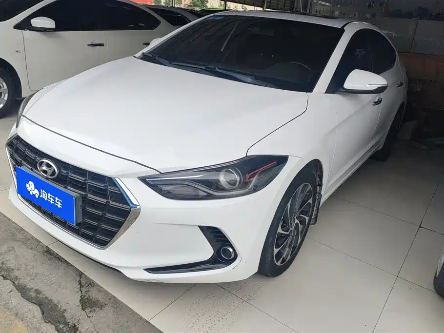 Купить Hyundai Elantra