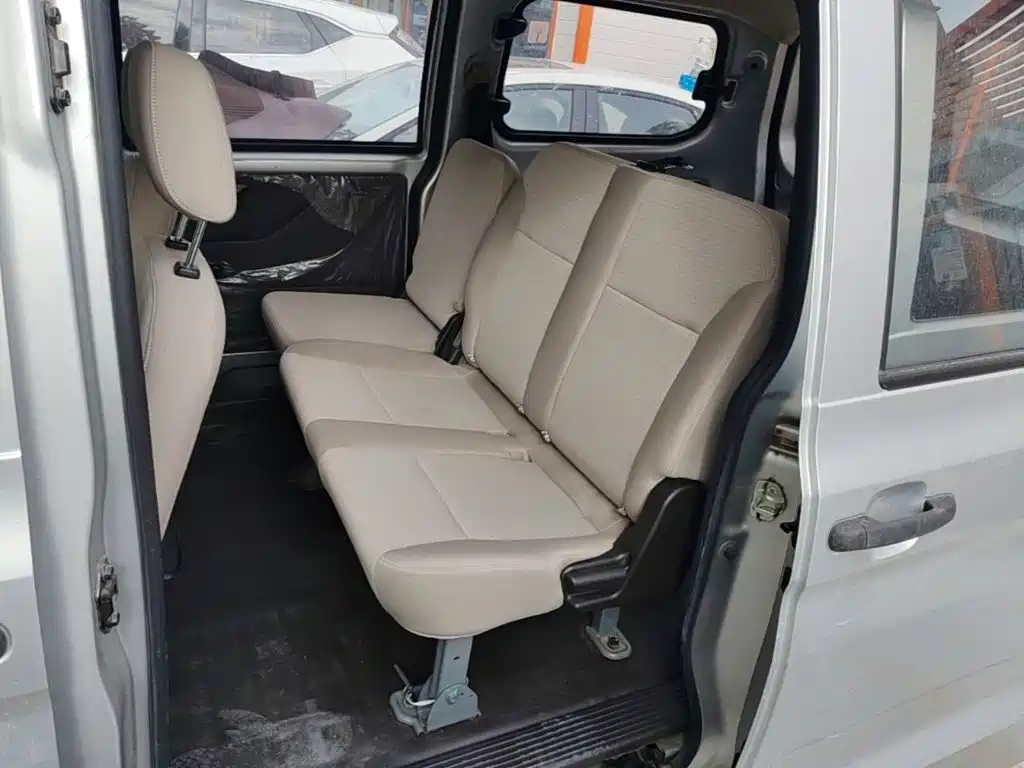 Wuling Hongguang V — миниатюра 17