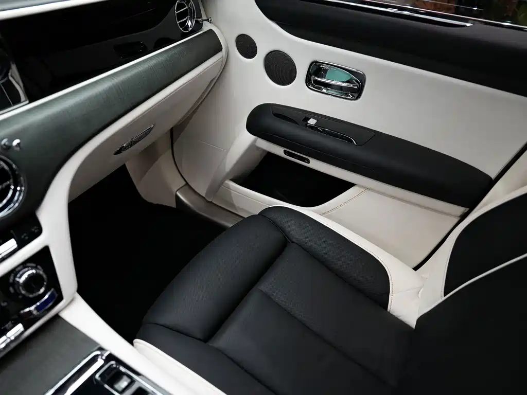 Rolls-Royce Ghost — миниатюра 31