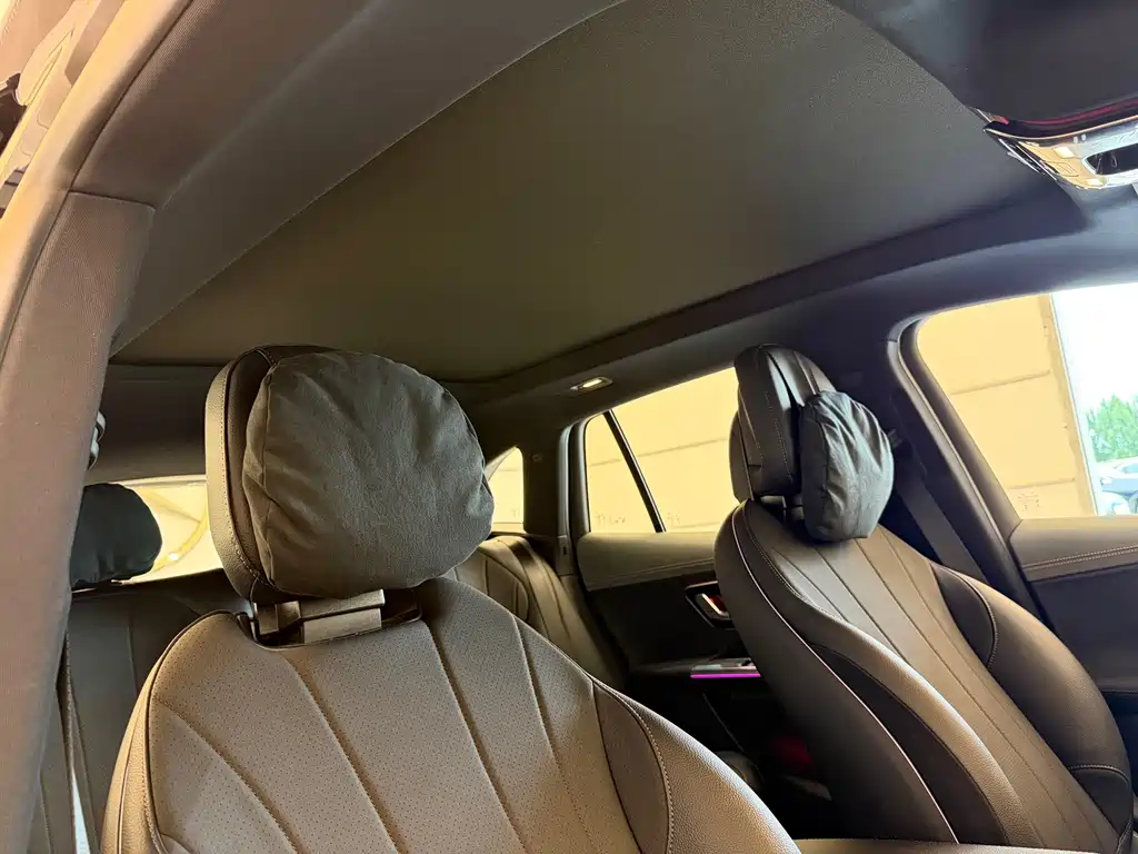 Mercedes-Benz EQE SUV — миниатюра 15