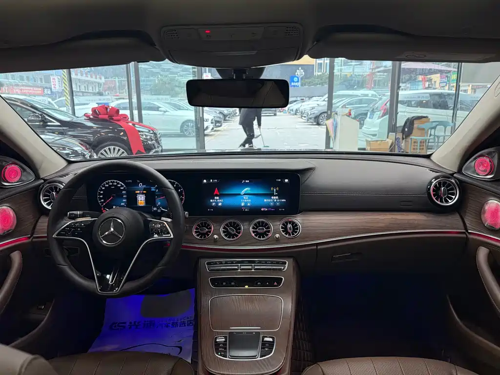 MERCEDES-BENZ E CLASS