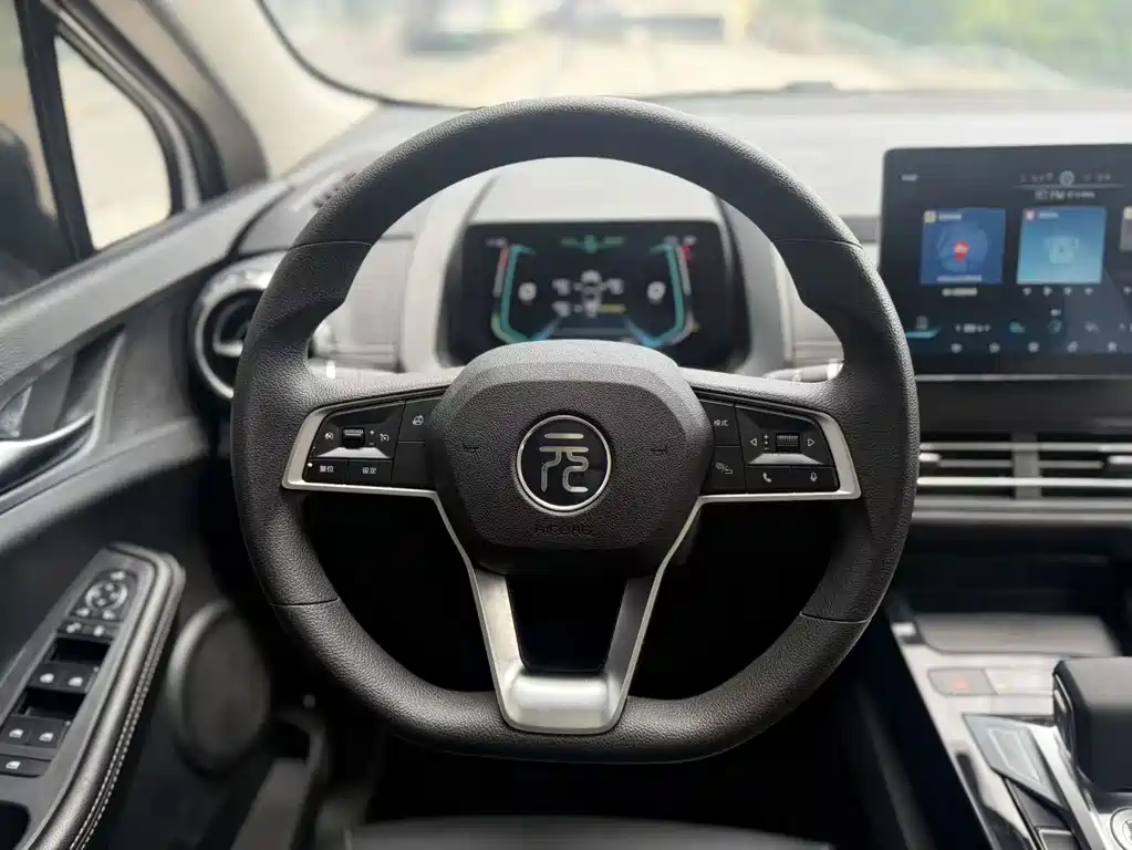 BYD Yuan EV — миниатюра 15