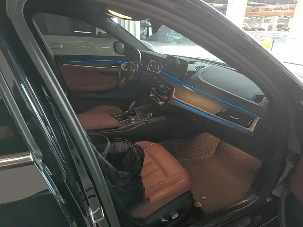 BMW 5 Series — миниатюра 25