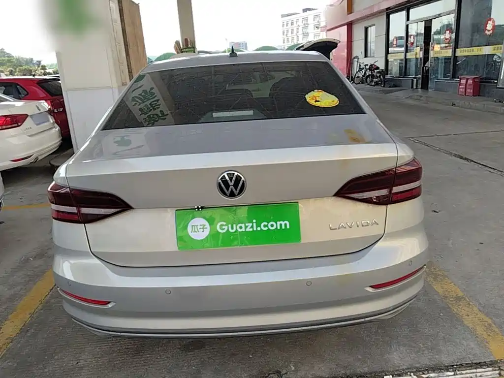 Volkswagen Lavida — миниатюра 6