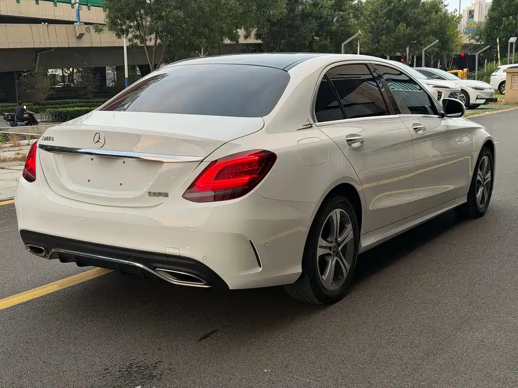Mercedes-Benz C-Class — миниатюра 4