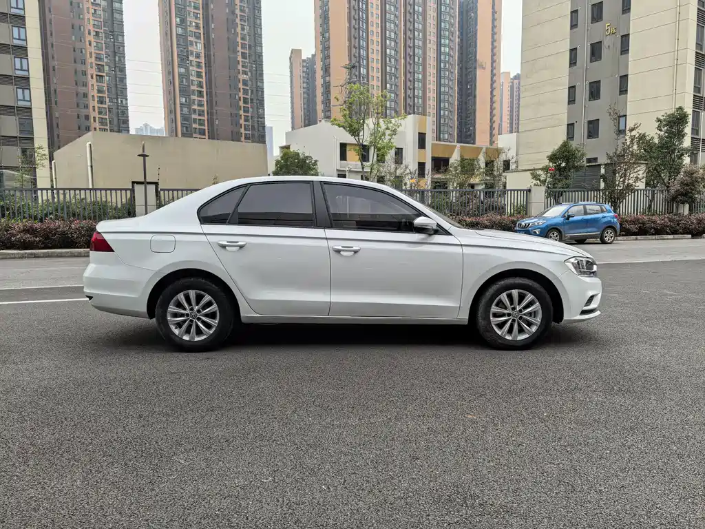 Volkswagen Bora 2016 1.6L AT Comfort