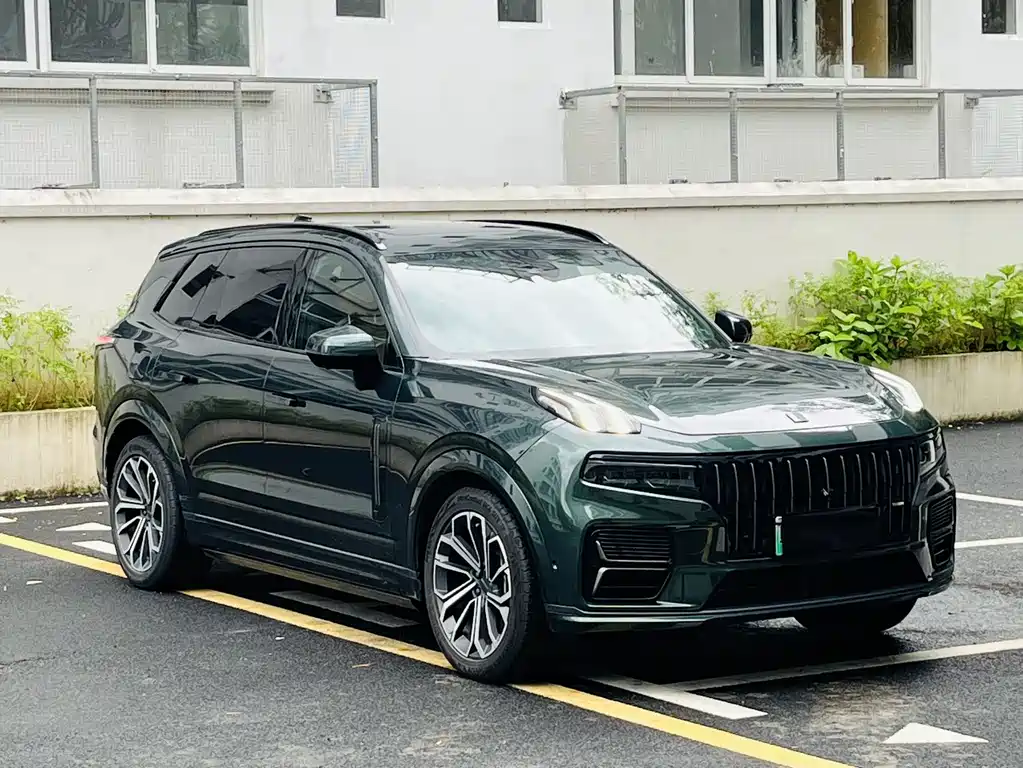 Lynk & Co 09 EM-P 2024 2.0TD EM-P ULTRA мест