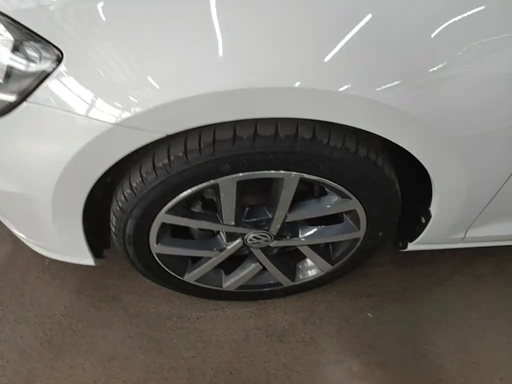 Volkswagen Golf — миниатюра 23
